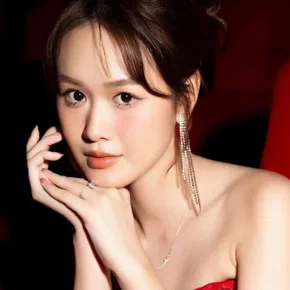 Photo star :  Phạm Quỳnh Anh
