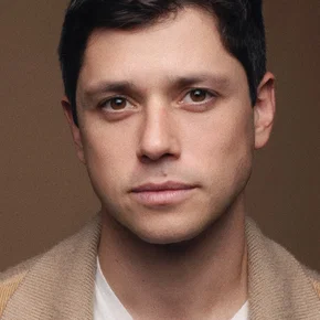 Photo star :  Raviv Ullman