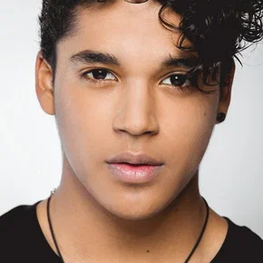 Photo star :  Benny Emmanuel