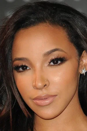  Tinashe