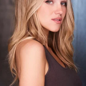 Photo star :  Elizabeth Posey