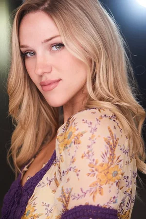  Elizabeth Posey