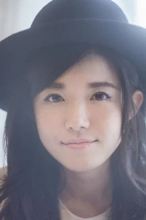  Lisa Takeba