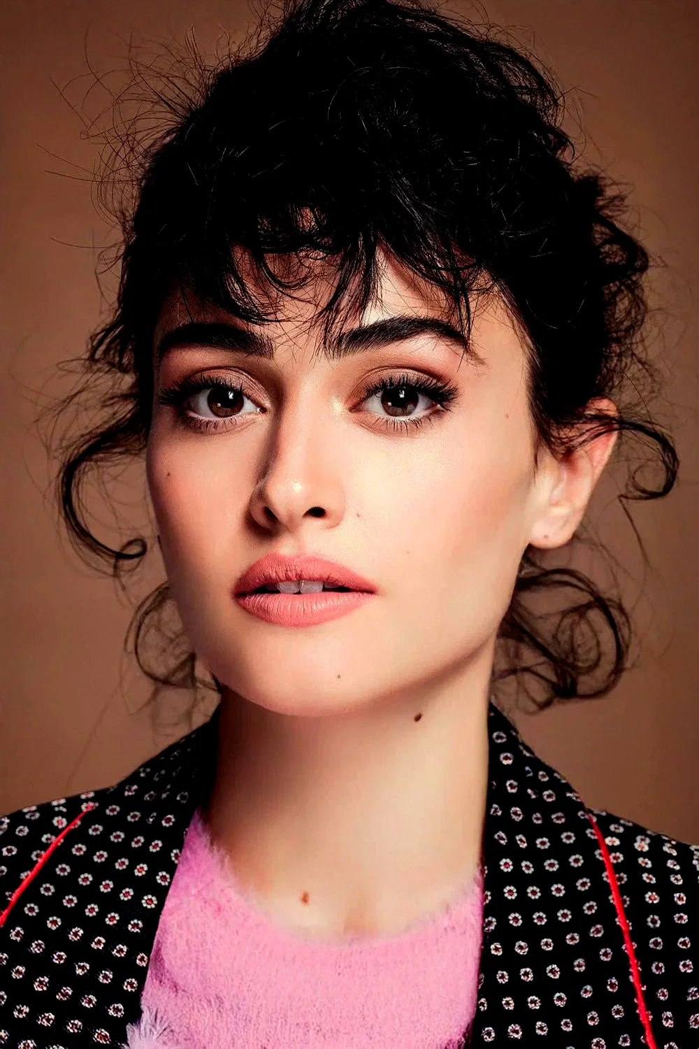  Esra Bilgiç