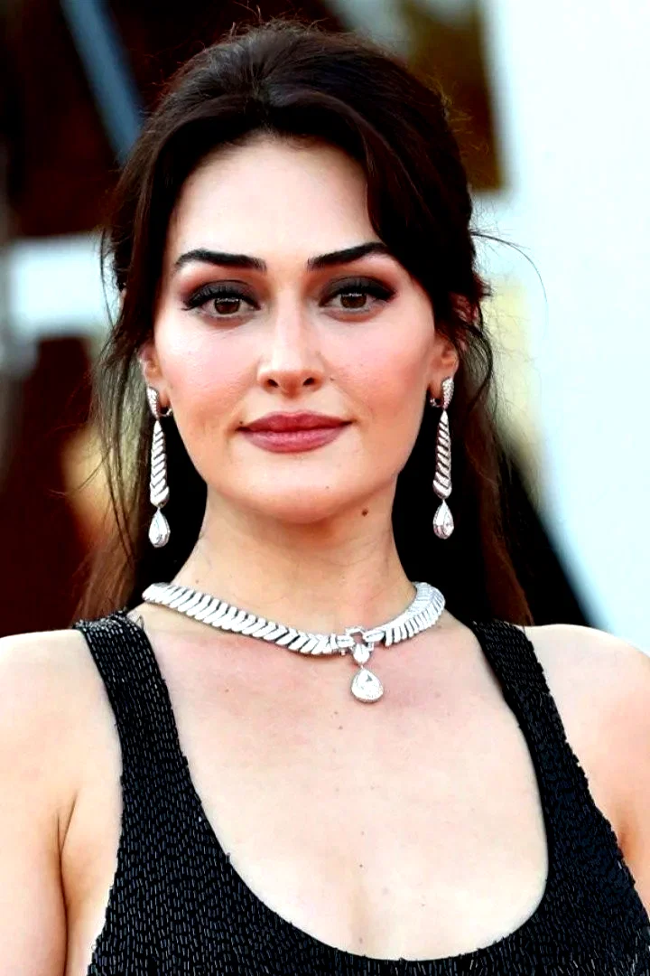  Esra Bilgiç