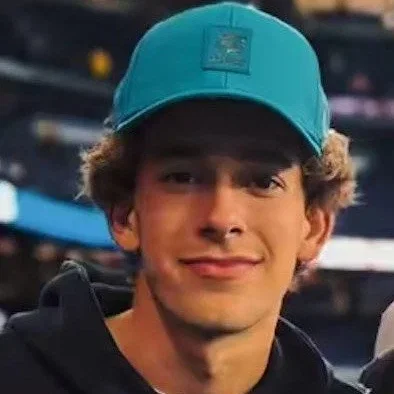  Daniel Korenfeld