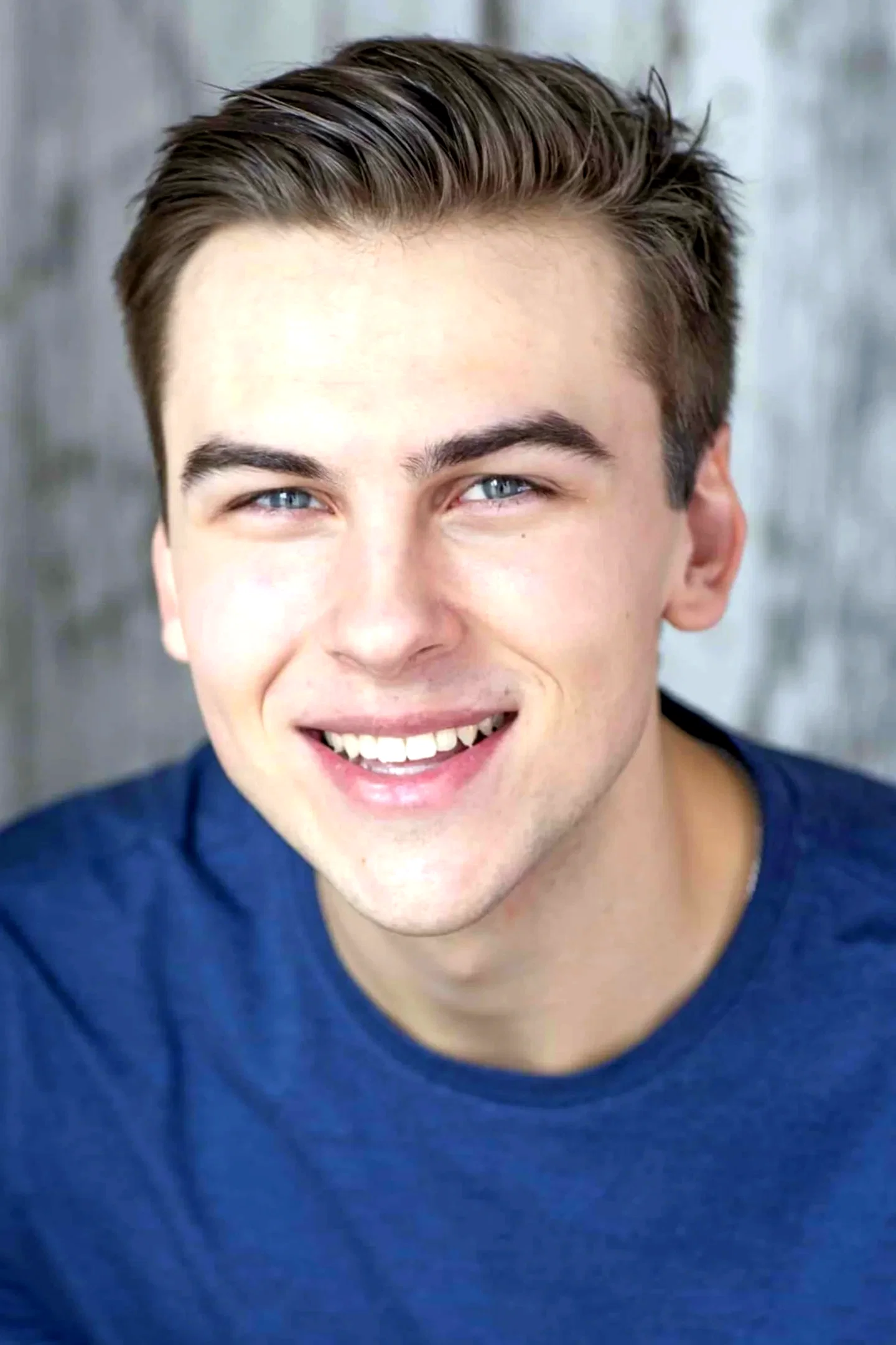  Sasha Kuznetsov