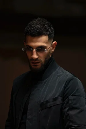  Adrien Essamir
