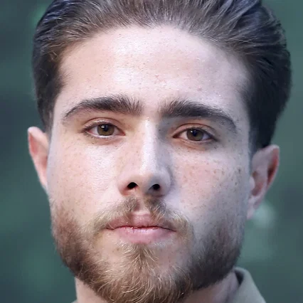  Roohollah Zamani