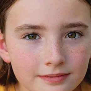 Photo star :  Kaya McLean