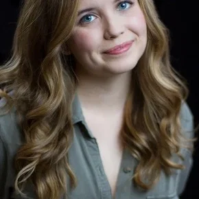 Photo star :  Phoebe Strole