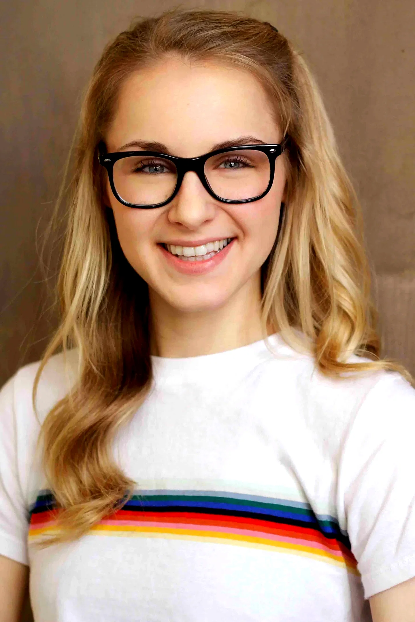  Analesa Fisher