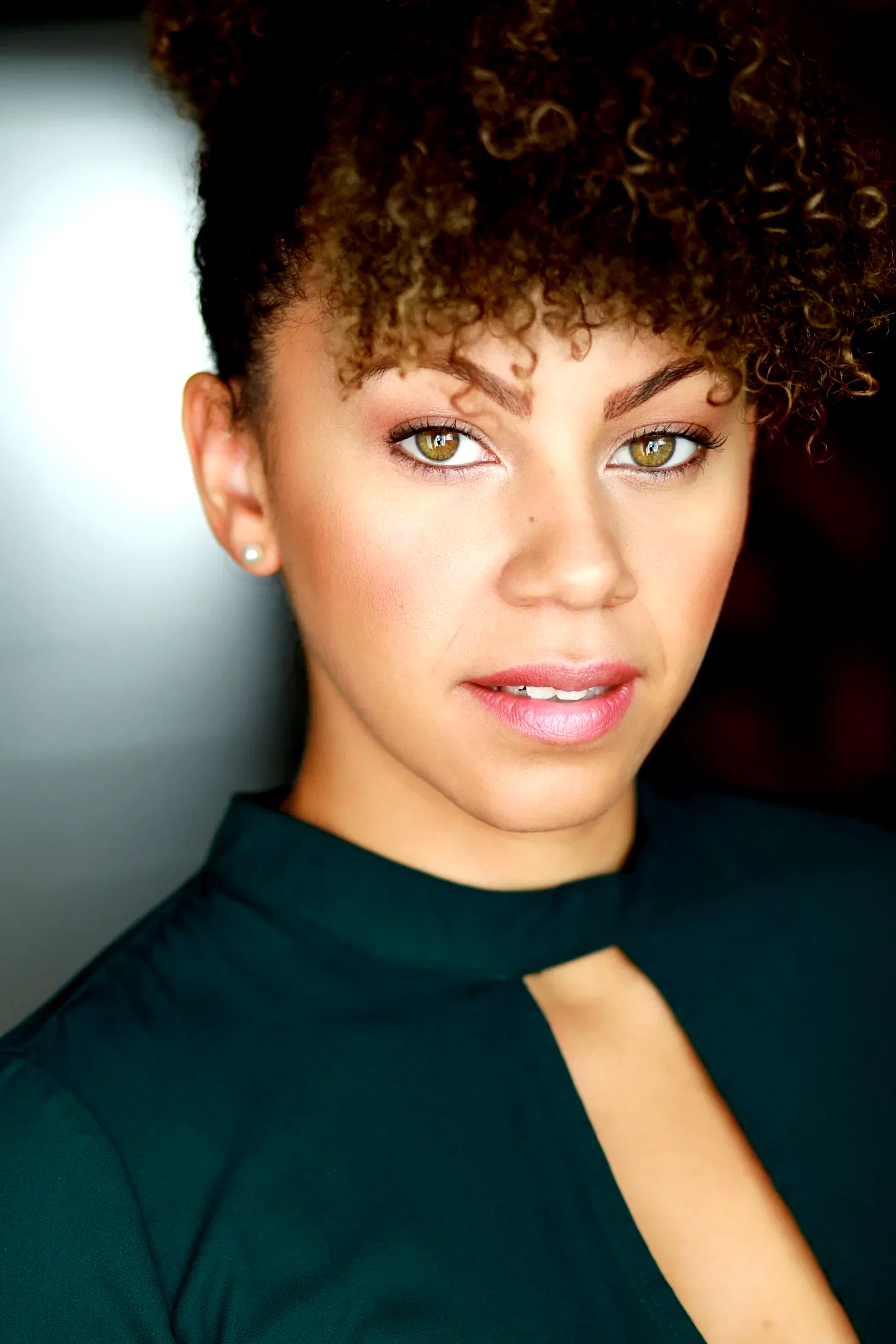  Cassandra Blair