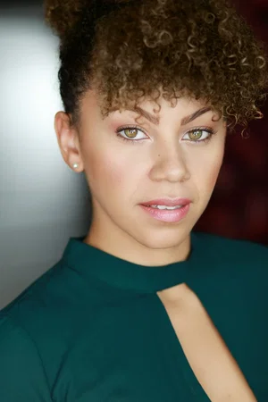  Cassandra Blair photo