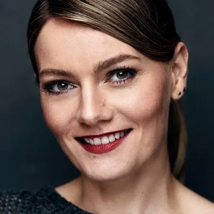  Martina Hill