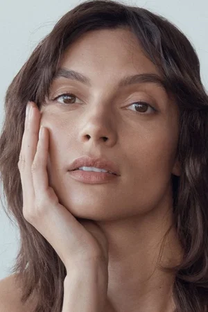  Charlee Fraser