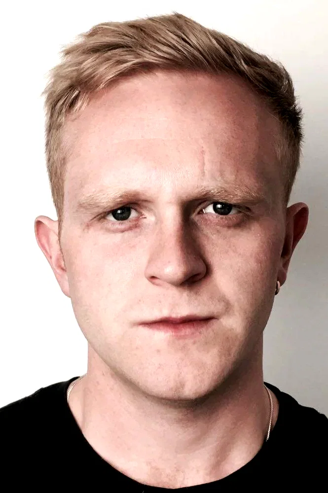  Josef Davies