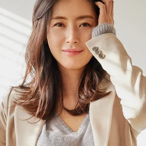 Photo star :  Song Yoon-ah