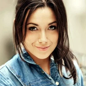 Photo star :  Angie Russo
