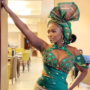 Photo star :  Meg Otanwa