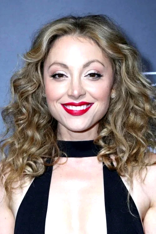  Leah Gibson