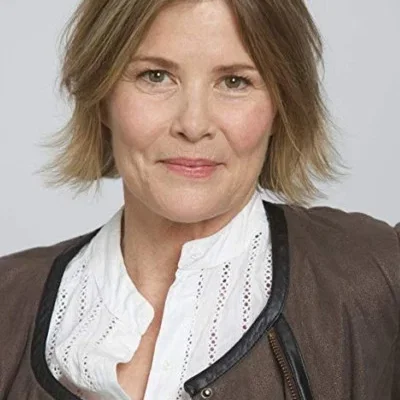  Laura Poe