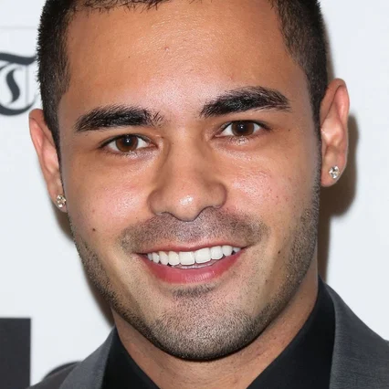 Gabriel Chavarria