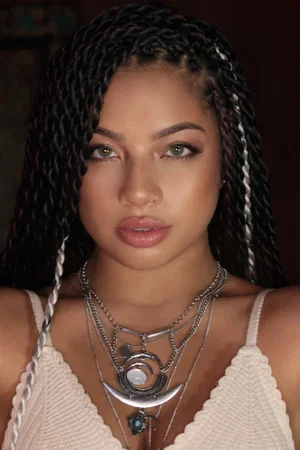 Kiana Ledé photo