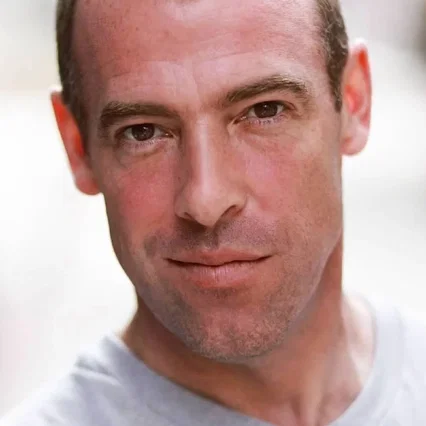  Ian Merrill Peakes
