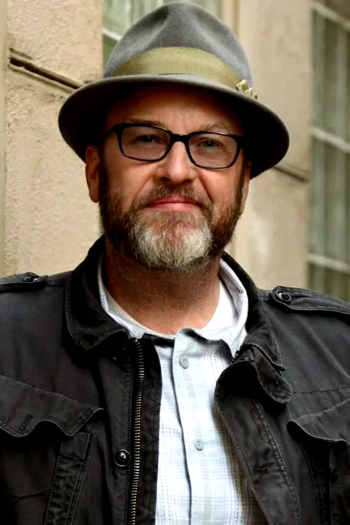  Mark Roberts