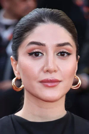  Niusha Akhshi photo