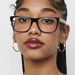 Photo star :  Iman Benson