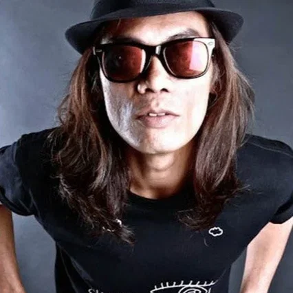  Marcus Adoro