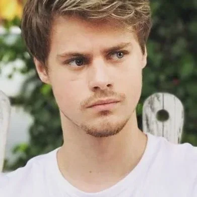  Mitchell Kummen