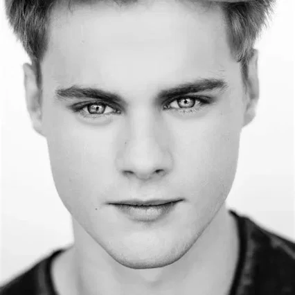  Mitchell Kummen