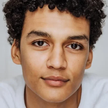  Evan Ellison