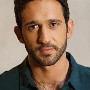 Photo star :  Darius Homayoun