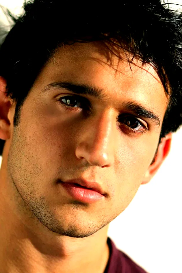  Darius Homayoun