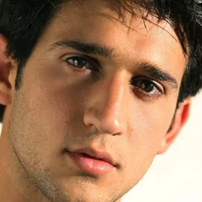 Photo star :  Darius Homayoun