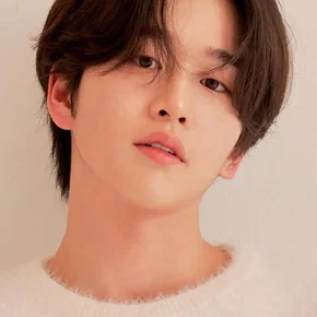 Photo star :  Kim Yoon-woo