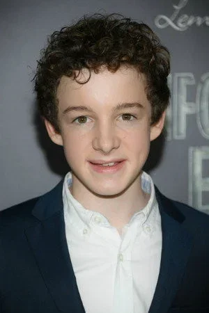  Louis Hynes