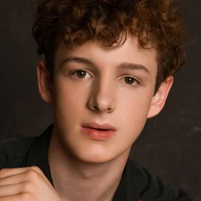 Photo star :  Louis Hynes