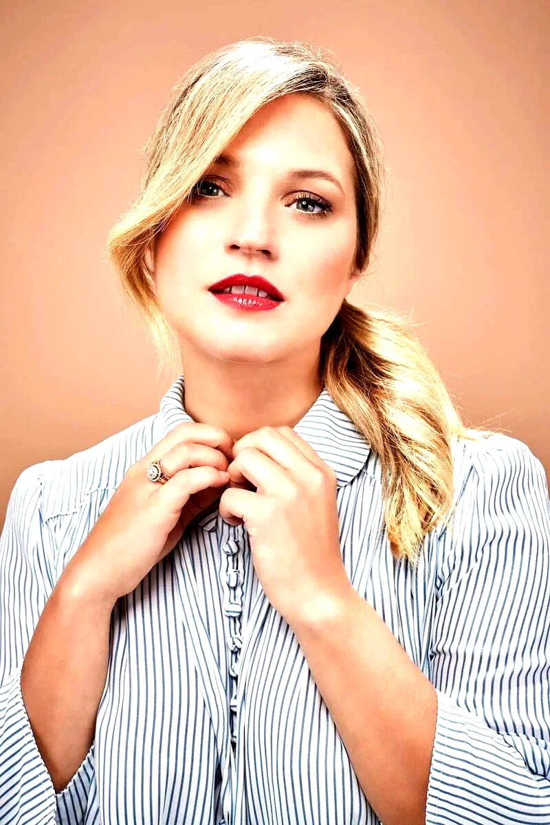  Vanessa Ray
