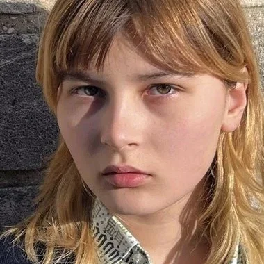  Luna Ho Poumey