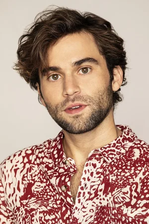  Jake Borelli
