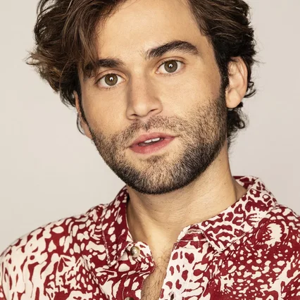  Jake Borelli