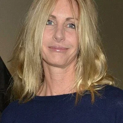  Lisa Hogan