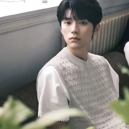  Yiran Zhou