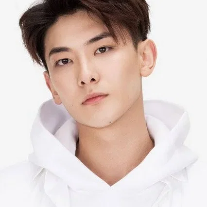  Richards Wang