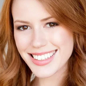 Photo star :  Marisha Ray